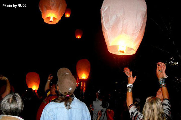 SkyLanterns2011
